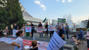 «Мы не хотим жить на свалке». Сотня новосибирцев вышла на пикет против строительства полигона в районе Плотниково