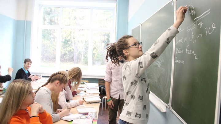 В одной из лучших школ России — сибирском Хогвартсе — пройдет день открытых дверей в онлайн-формате