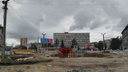 Стелу «Город трудовой доблести» начали монтировать у станции метро Заельцовская в Новосибирске