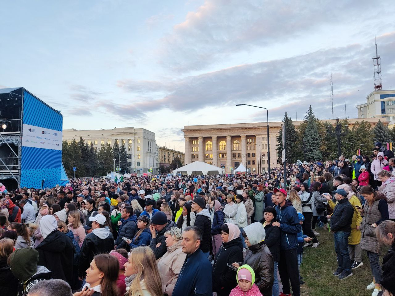 Зрителей городах. День города Челябинск. День города фото. С днем города. День города Челябинск 2020.