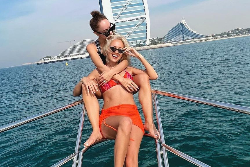 Клава Кока показала, как отдохнула в Дубае, и сделала опасный трюк: смелые кадры