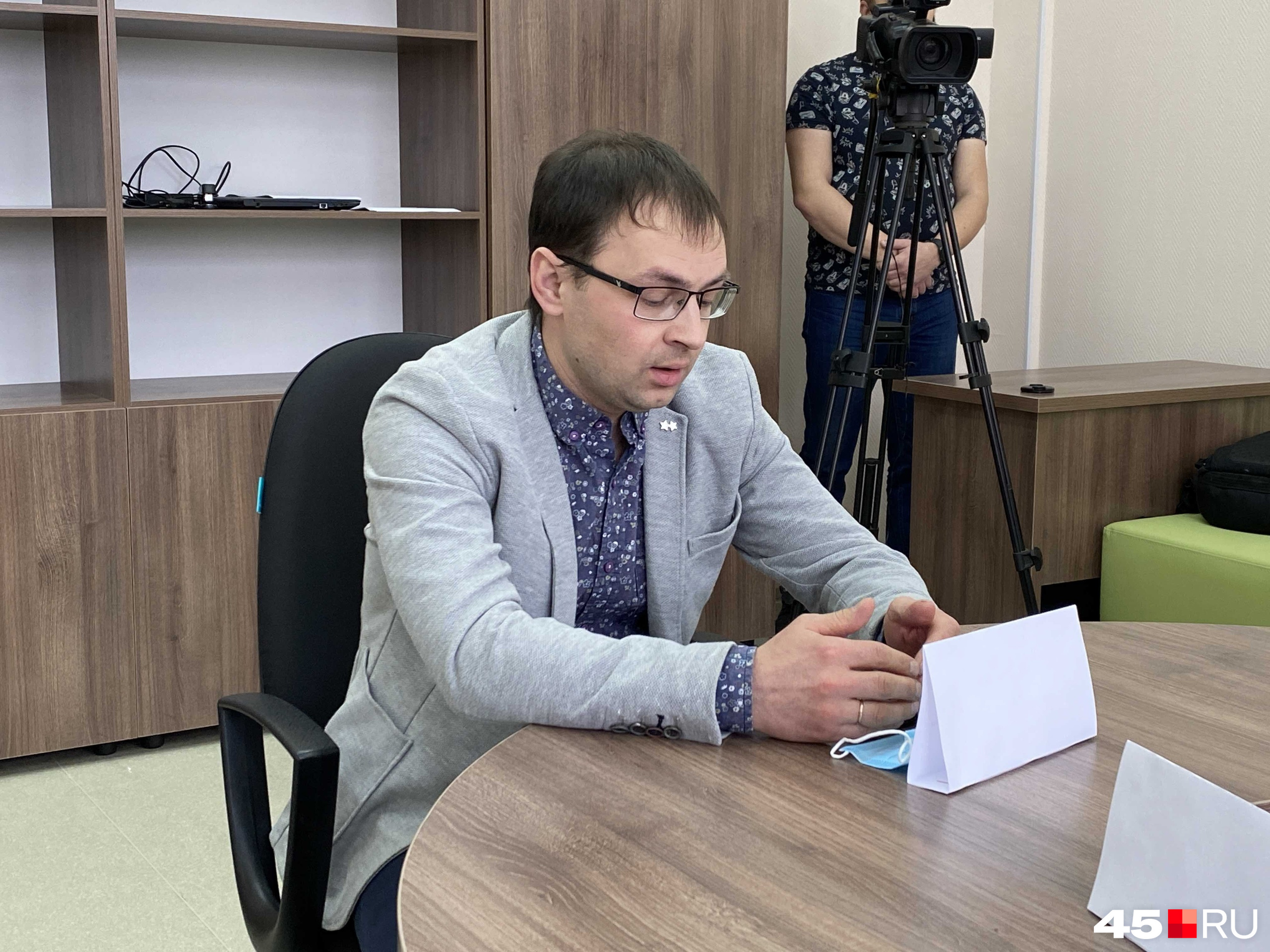 Алексей Плаксин от имени застройщика предложил способы решения проблемы со школой в Кетово Алексей Плаксин от имени застройщика предложил способы решения проблемы со школой в Кетово