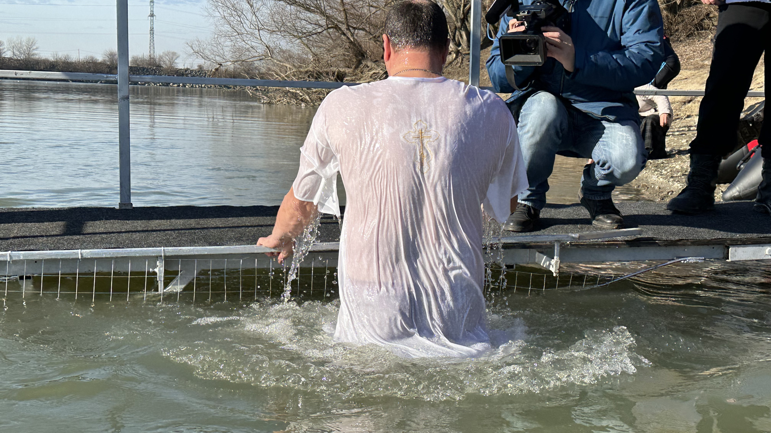 Краснодарское крещение в <nobr class="_">+14 °С</nobr>. Фоторепортаж с одного из главных православных праздников