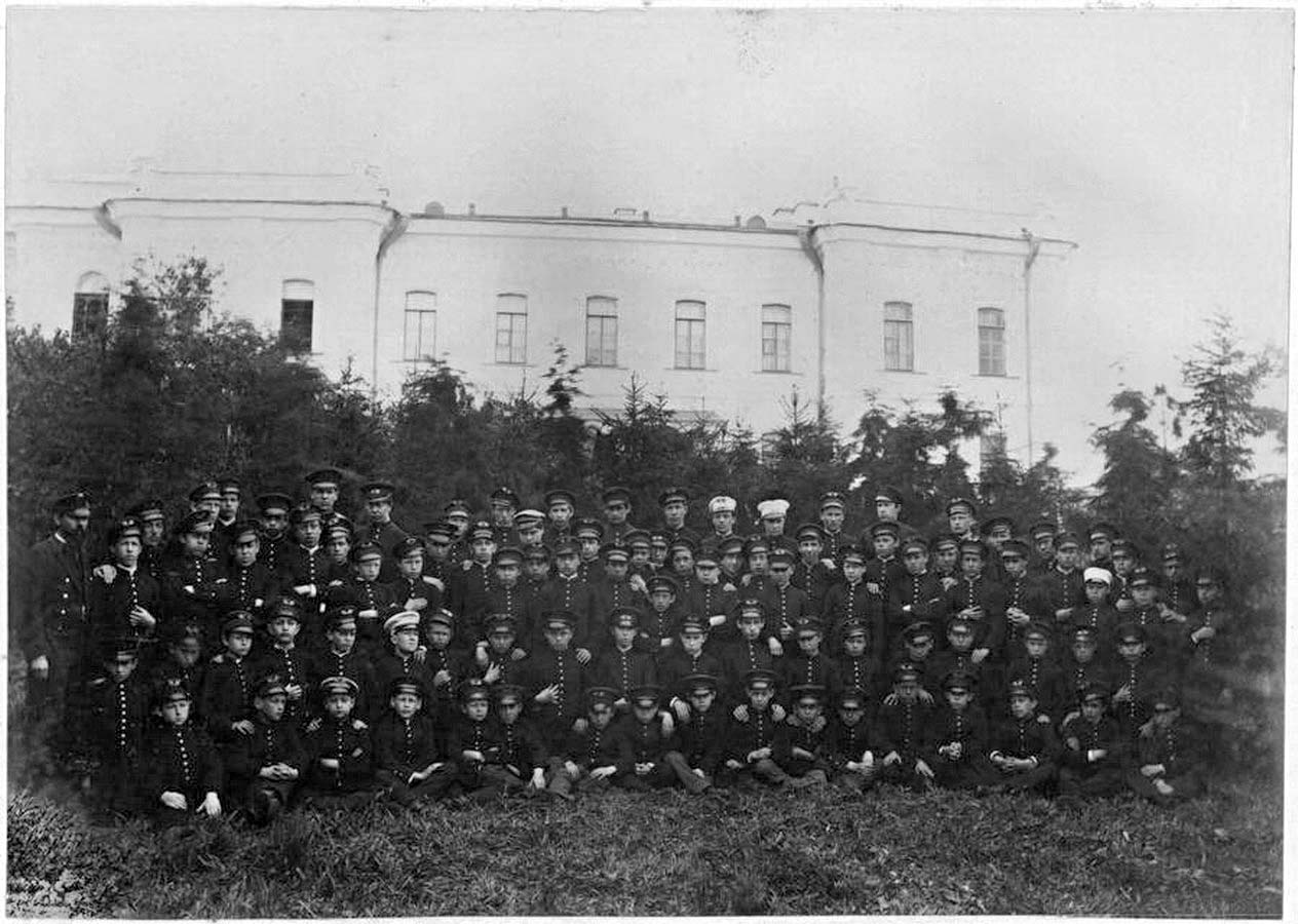 Первые классы училища в 1880-е годы