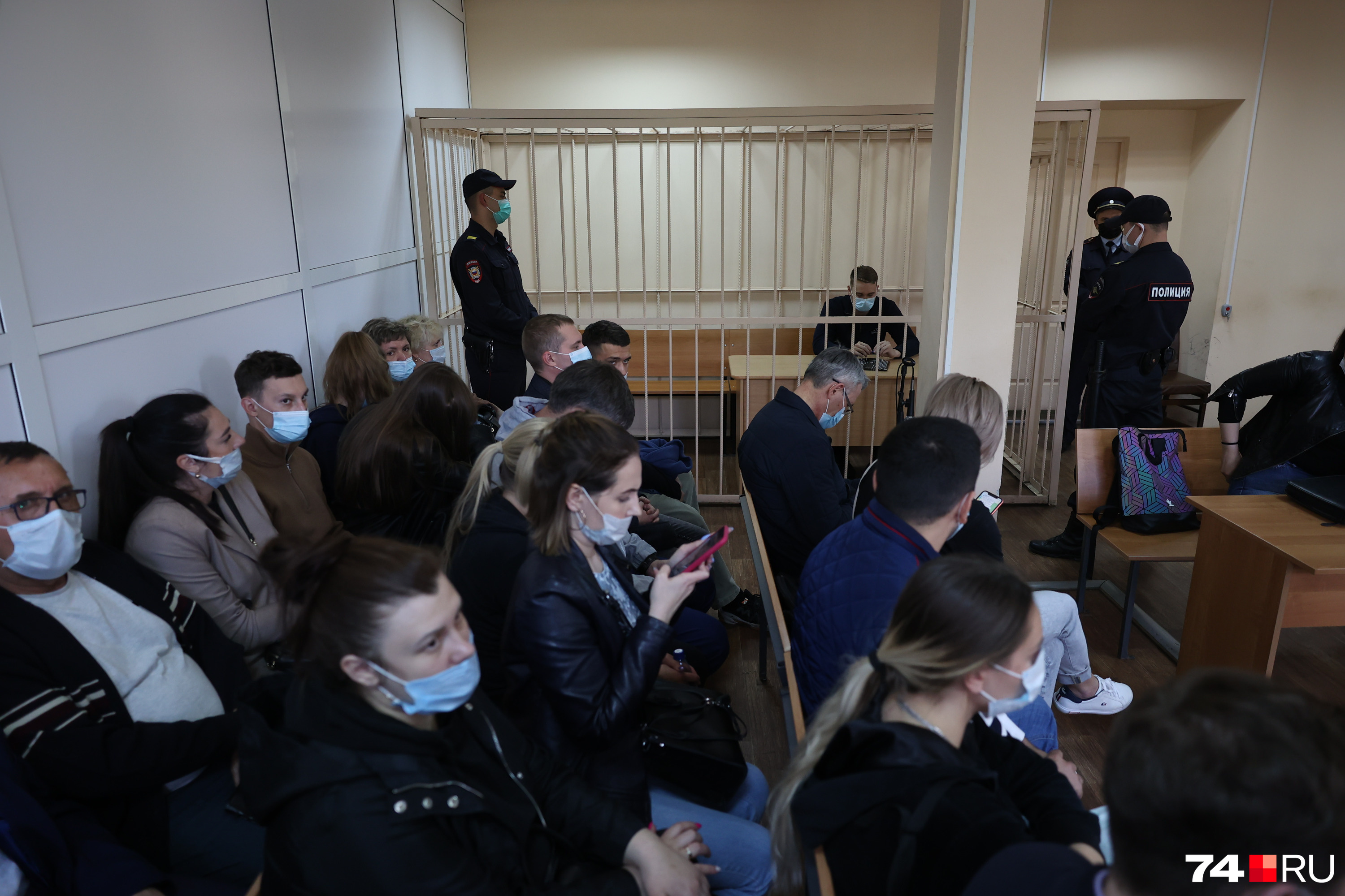 На избрание меры пресечения Дмитрию Зыкову, помимо журналистов, пришли его друзья и бывшие коллеги