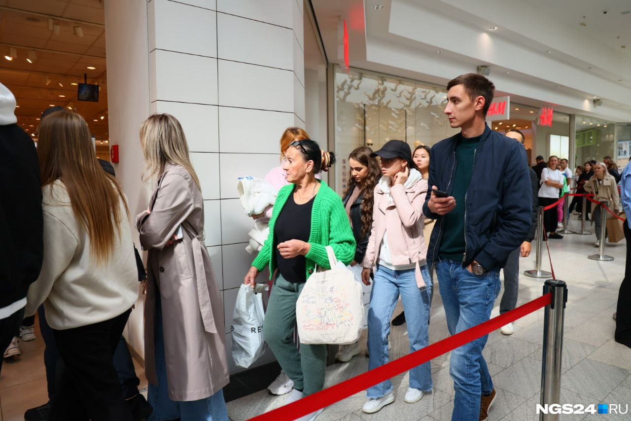 На закрытии H&M красноярцы особо не экономили и не отказывались от импульсивных покупок