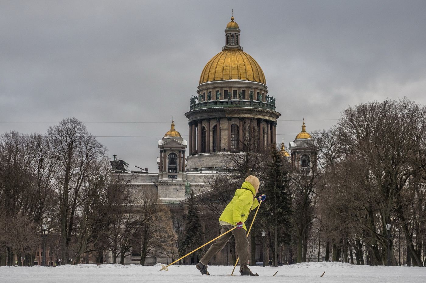 Где бесплатно покататься на беговых лыжах в Петербурге в 2022 году - 9  декабря 2022 - ФОНТАНКА.ру