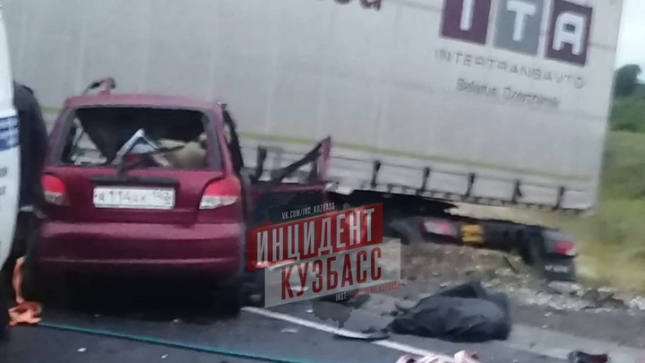 На кузбасской трассе произошло смертельное ДТП с фурой