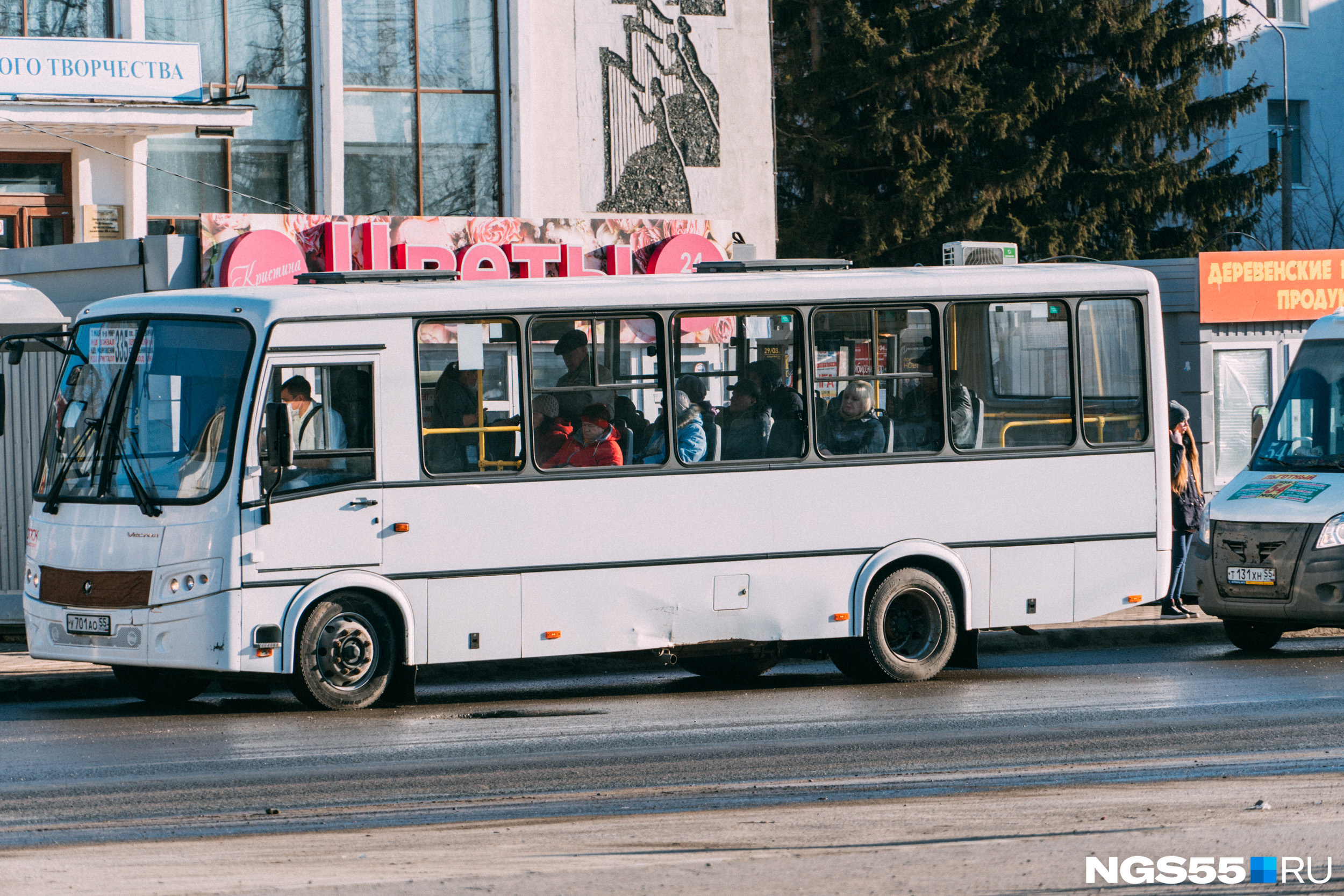 В Омске 8 автобусных маршрутов забрали новые перевозчики