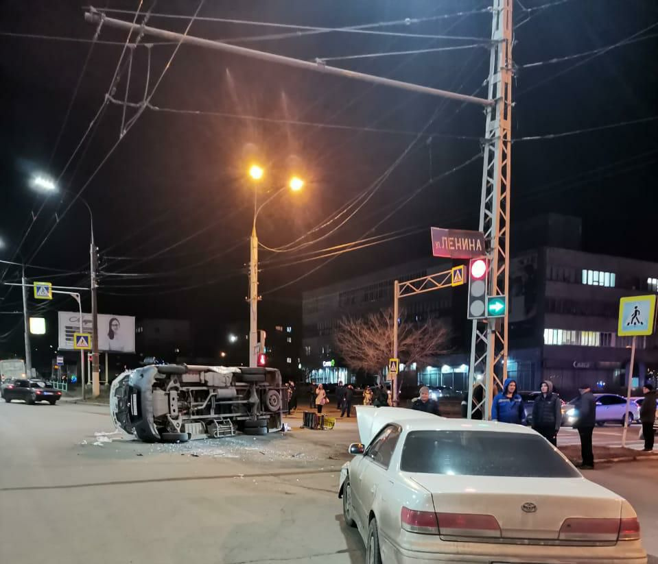 В Братске столкнулись машина скорой помощи и Toyota Mark II