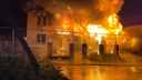 В Челябинской области во время грозы сгорел двухэтажный дом директора салона красоты