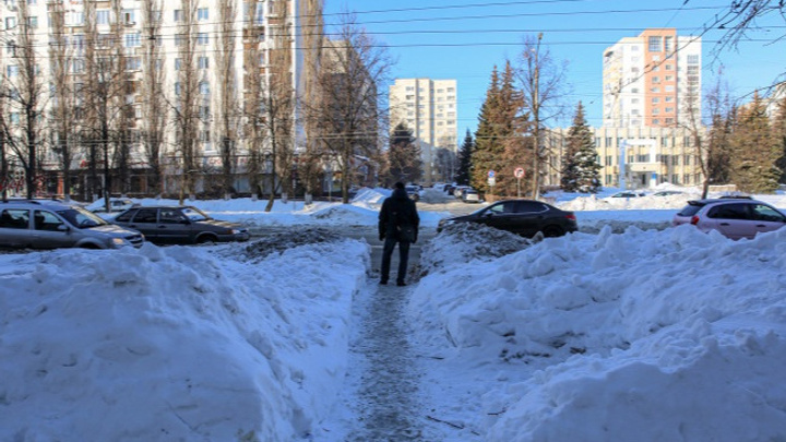 «Помогите, утопаем»: уфимцы — об уборке снега на дорогах