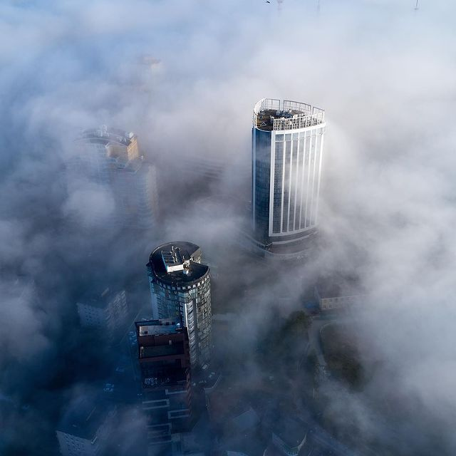 Смога во Владивостоке нет, но город часто заволакивает туманом