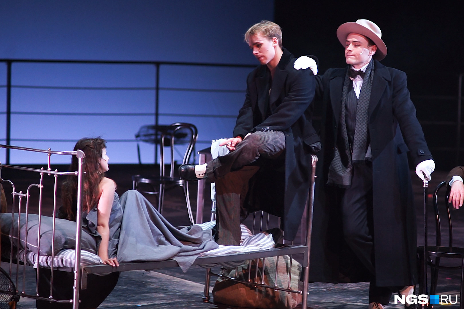 В постановке много чувственных сцен
