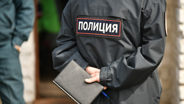 Полицейский купил двухкомнатную квартиру в Екатеринбурге всего за 100 тыс. рублей. Объясняем, как ему это удалось