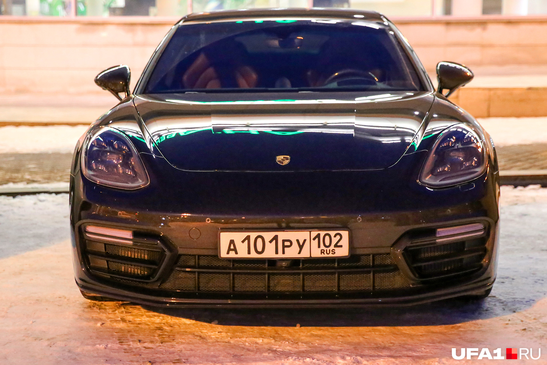 А вот еще один Porsche с интересным госномером А вот еще один Porsche с интересным госномером