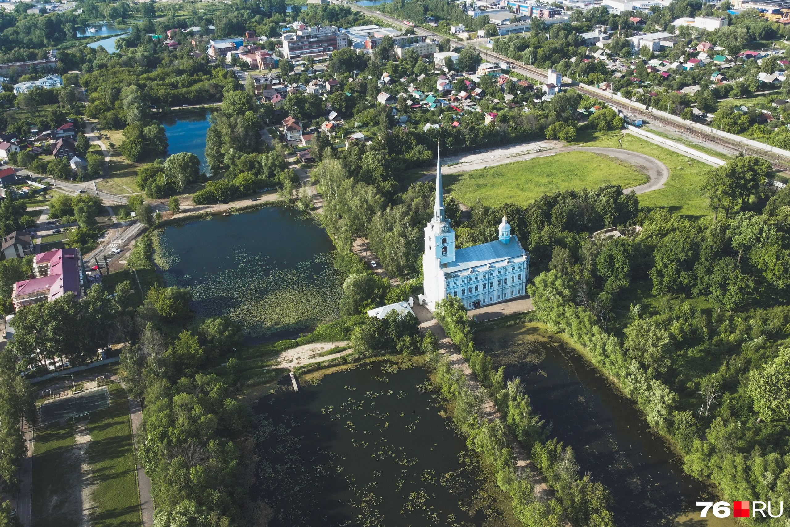 Петропавловский парк — одно из самых живописных мест Ярославля