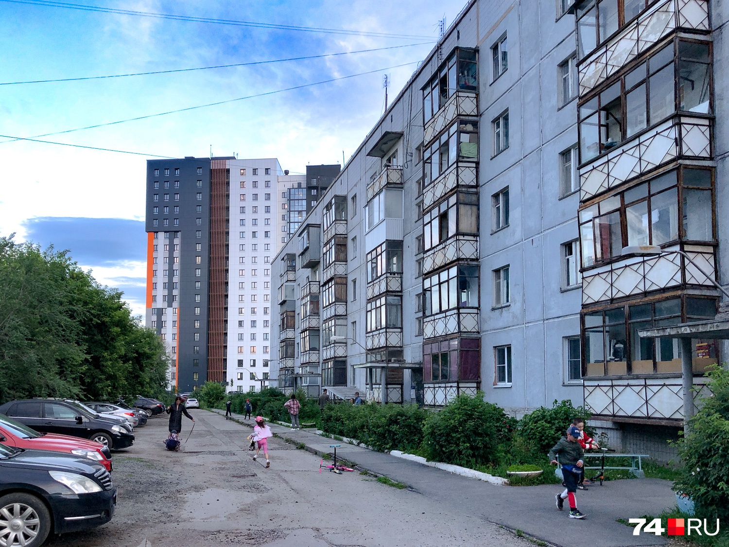 Этот район вообще состоит из таких перпендикулярностей Этот район вообще состоит из таких перпендикулярностей