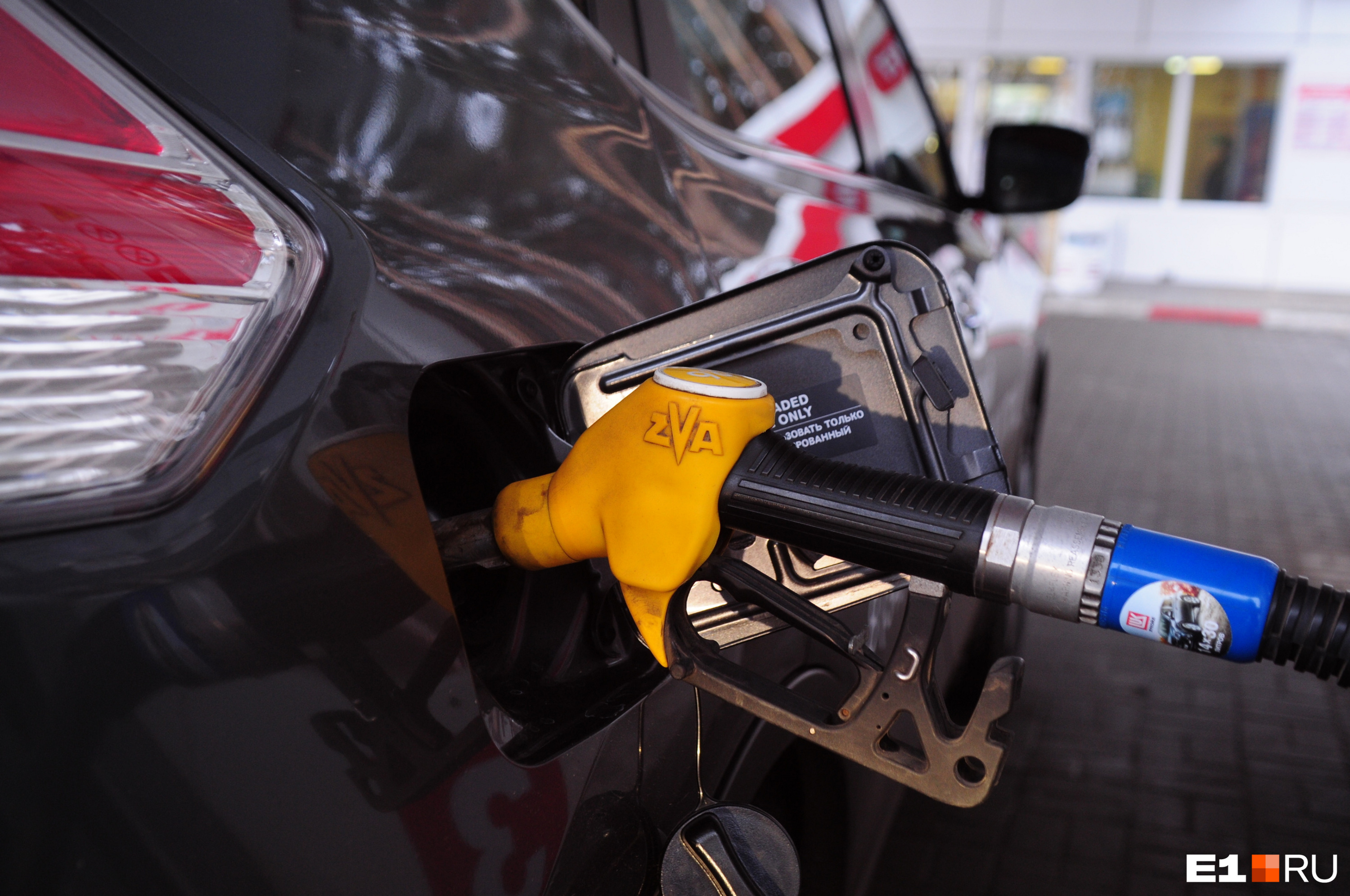 Бензин и дизель снова резко подорожали. Останется ли Екатеринбург без топлива?