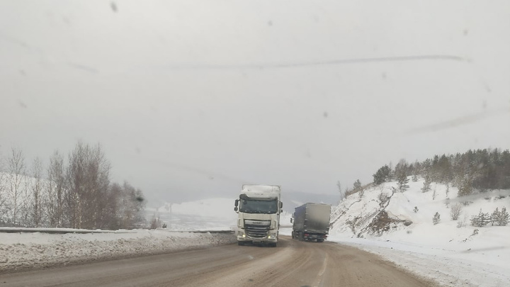 На трассе М-5 в Челябинской области из-за метели продлили ограничения для пассажирских автобусов