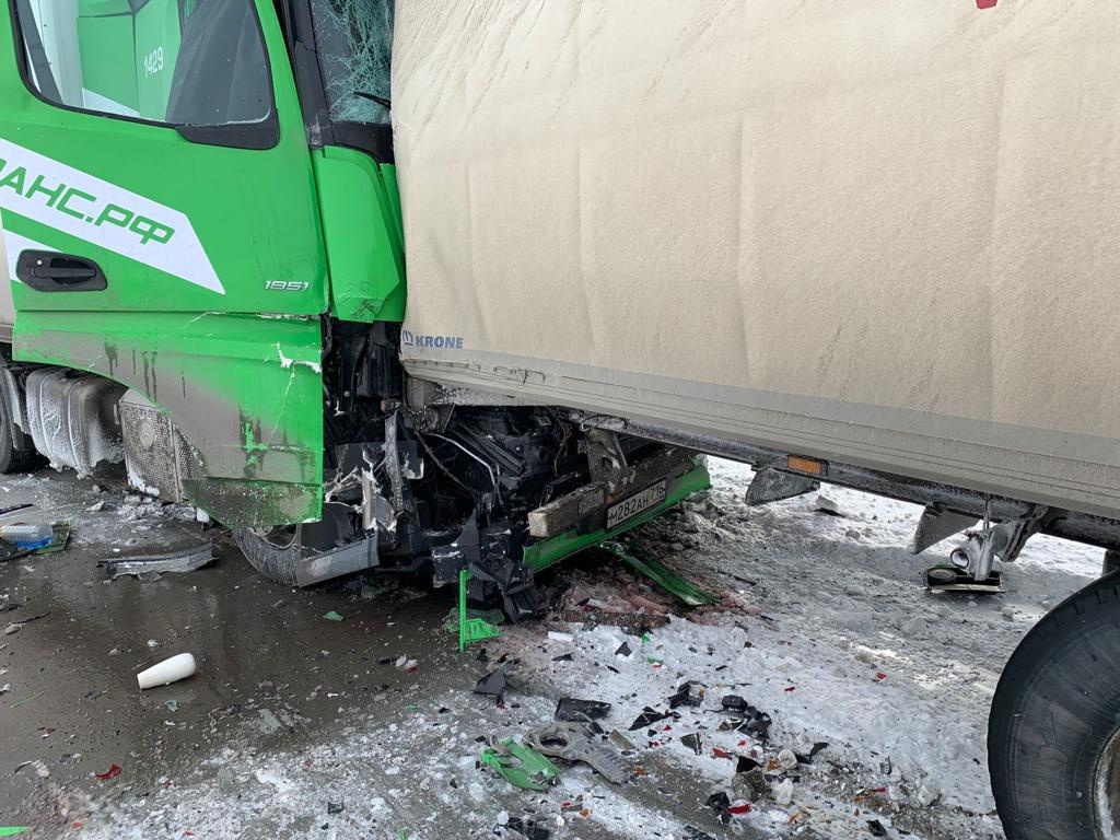 В ДТП обошлось без пострадавших, только железо В ДТП обошлось без пострадавших, только железо