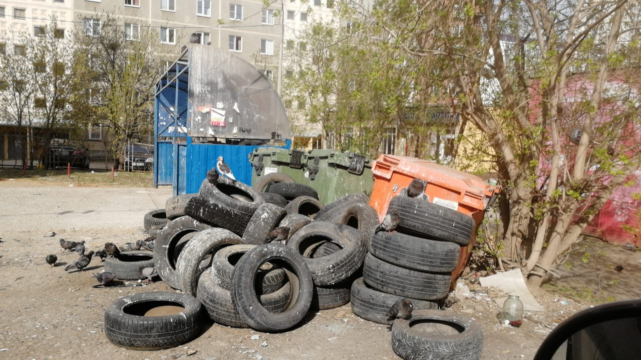 Покрышки запрещено. Старые шины в качестве опоры. Выброс автопокрышек запрещен.