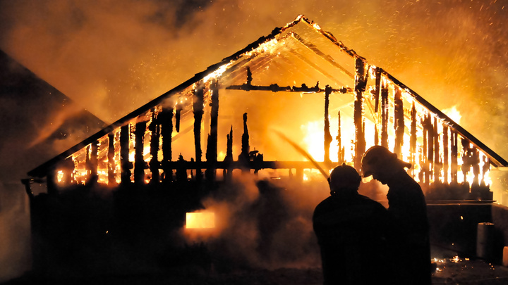 Спасти жизнь и дом от огня — рекомендации, как защититься от беспощадного пожара