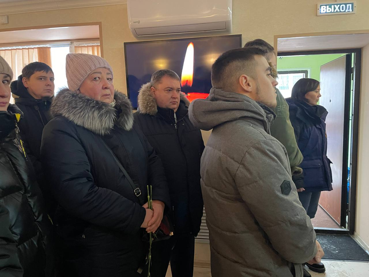 В зале прощаний стоял и мэр города Дмитрий Кощенко