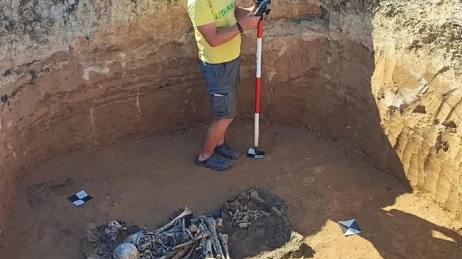Похоронили сидя: самарские археологи раскопали могилу 2000-х годов до нашей эры