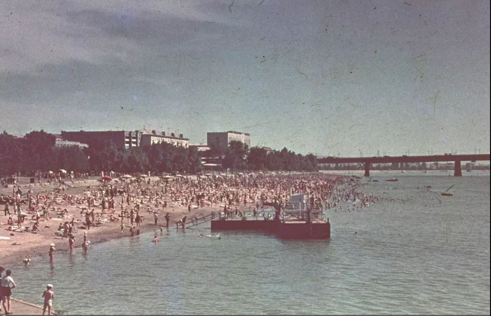 Так выглядел Куйбышевский пляж в восьмидесятые годы