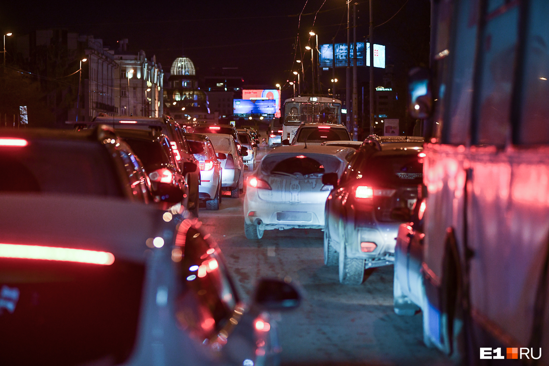 Готовьтесь к осадкам! ГИБДД выпустила экстренное предупреждение для водителей Екатеринбурга
