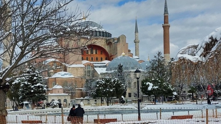 Москвичка пожаловалась, что турки из-за снегопада завышали цены на такси