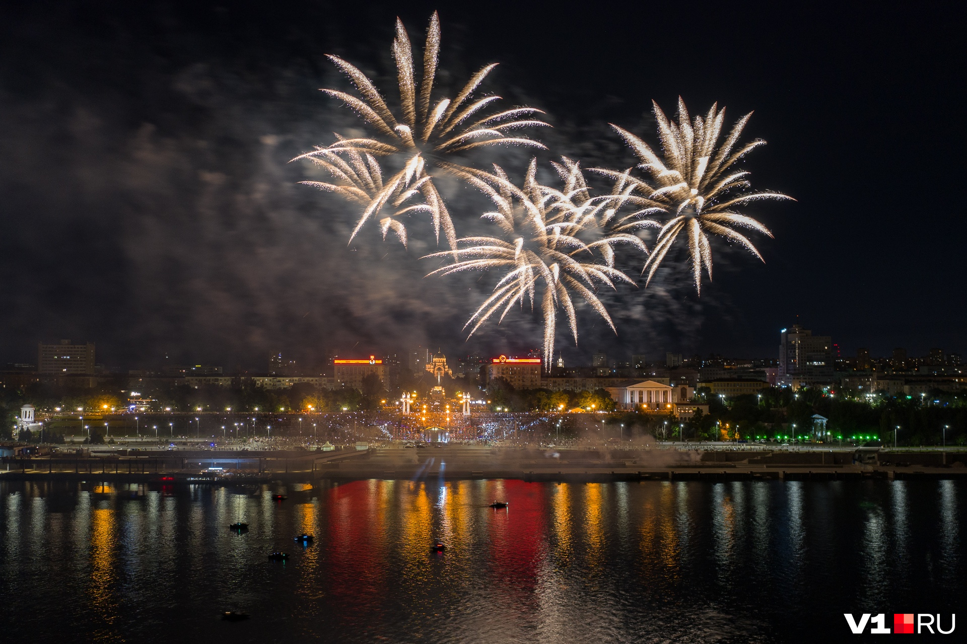 Фото салют волгоград