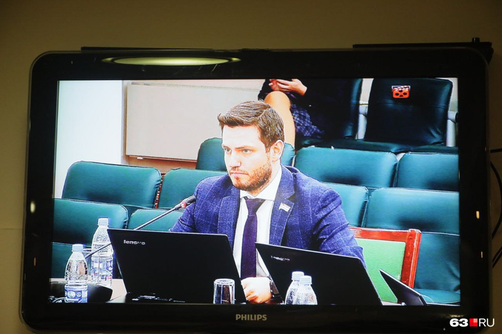 Павел Чумак завоевал доверие конкурсной комиссии своей программой и ответом на вопросы: «Сколько районов в Самаре?» и «Сколько человек живет в Самаре?» Павел Чумак завоевал доверие конкурсной комиссии своей программой и ответом на вопросы: «Сколько районов в Самаре?» и «Сколько человек живет в Самаре?»