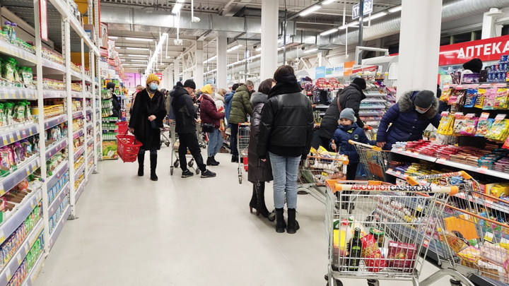 Иркутская «Слата» предупредила о росте цен на кондитерские изделия, овощи и фрукты на 5–7%