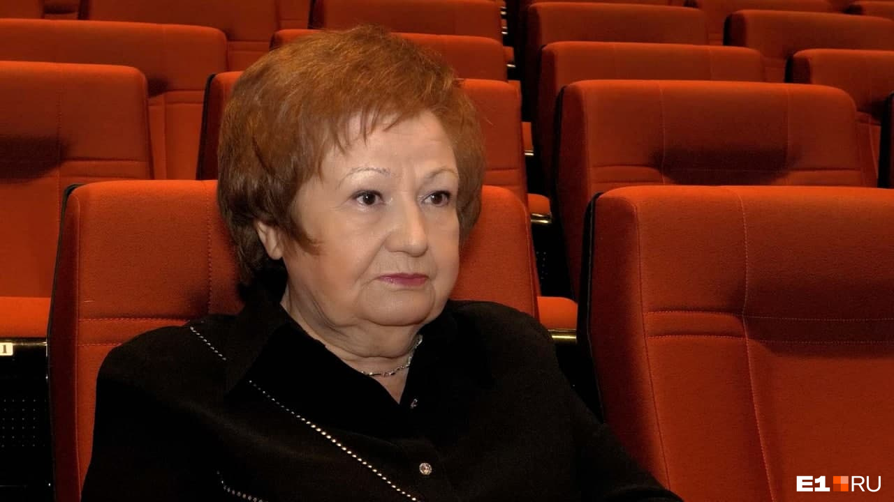 Галина Писулина дала интервью E1.RU в стенах родного концертного зала