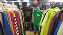 Со скидкой: в Ярославле появились в массовой продаже футболки с буквой Z