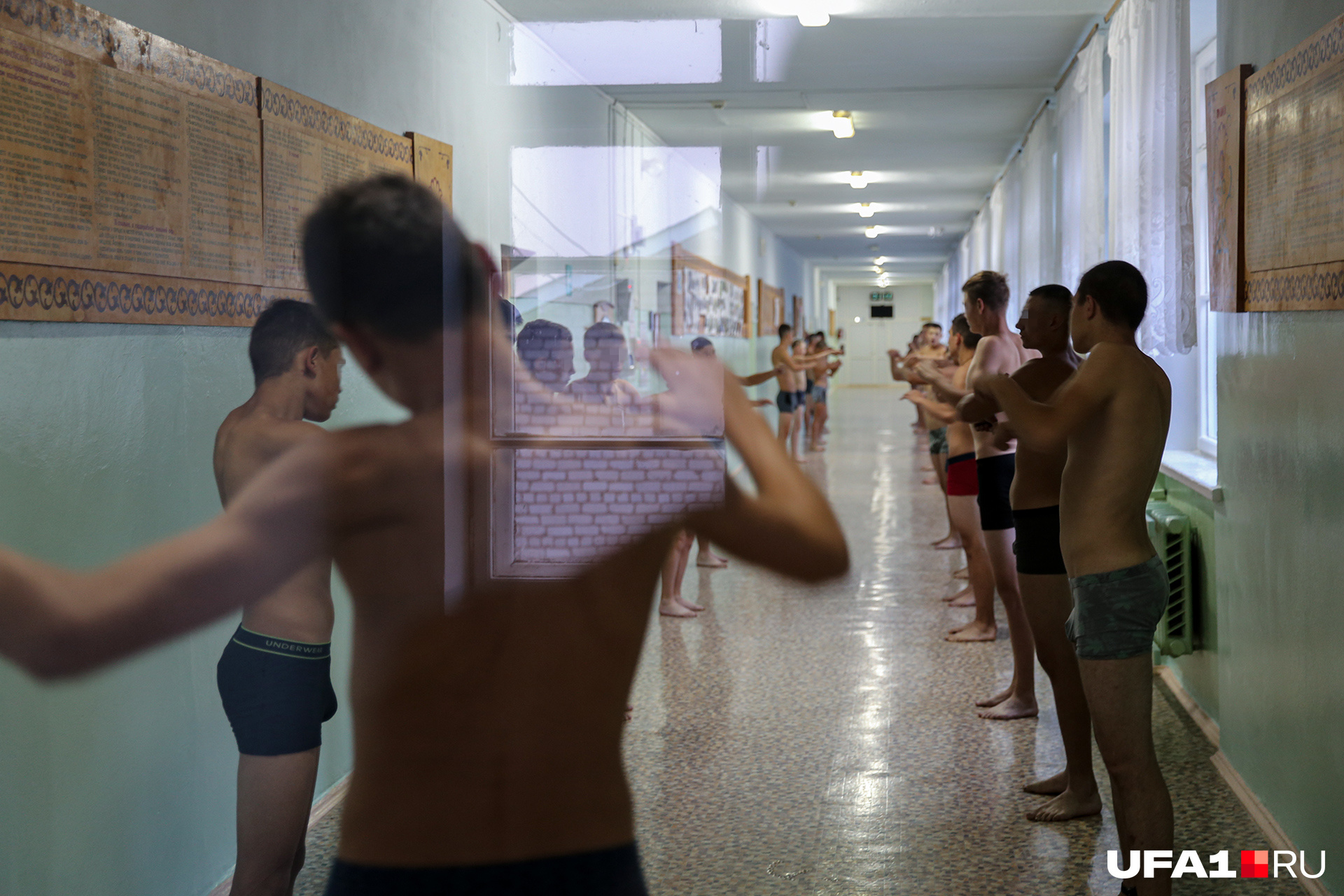 фото голых парней школьников