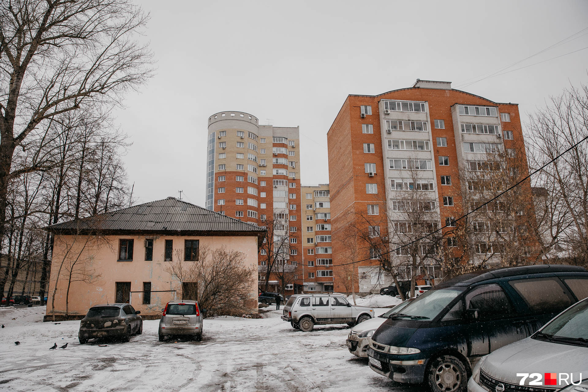 Почему крыша дома не проваливается