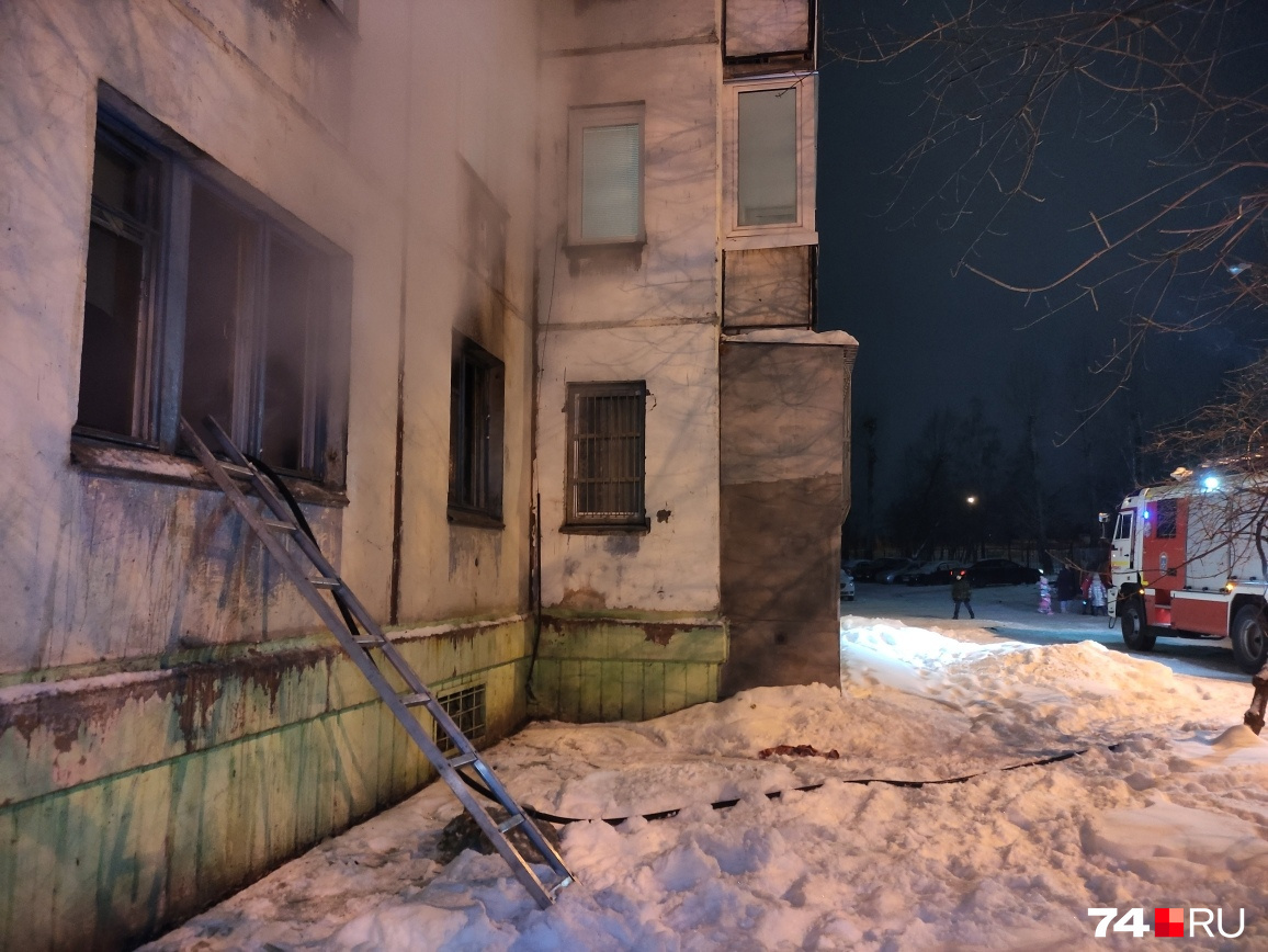Причина пожара пока не известна, ее установят специалисты чуть позже Причина пожара пока не известна, ее установят специалисты чуть позже