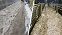 «Бабушка плачет, стряхивает грязь»: ярославцы показали самые нечищеные улицы города
