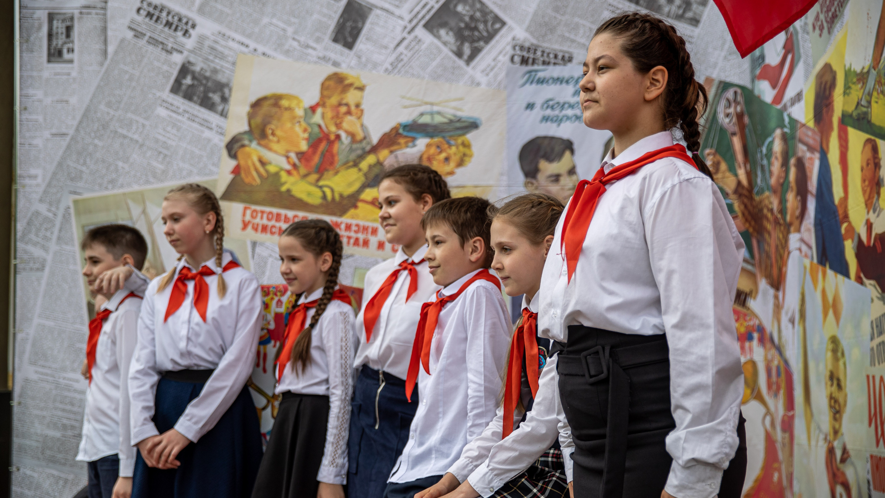 В Новосибирске в День пионерии вскрыли 50-летнюю капсулу времени: публикуем, что было в ней
