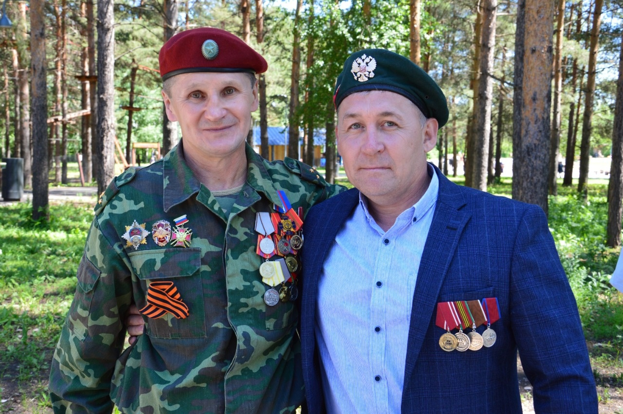 Илдар Гилемханов (слева)