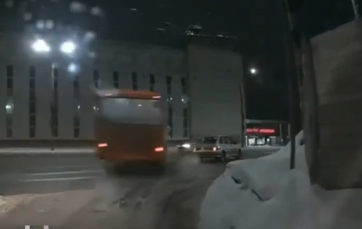 Водитель автобуса исполнил полицейский разворот, уходя от ДТП в Нижнем Новгороде