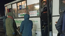 «Мерзли на остановке дольше часа»: в Ярославле перевозчик не выпустил на линии свои автобусы