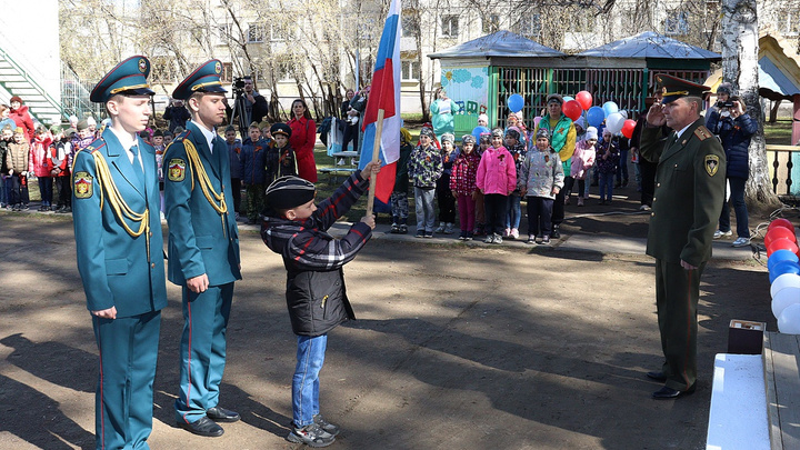 «Выступали трехлеточки»: в Железногорске прошел «военный парад дошколят»