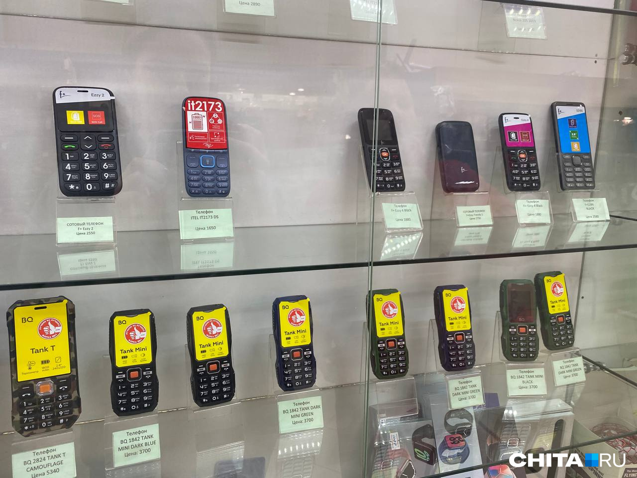 Кнопочные телефоны разбирают в Чите после объявления частичной мобилизации