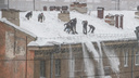 Мэрия Новосибирска пообещала до 15 марта очистить крыши от снега