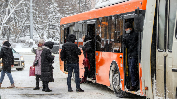 Водитель маршрутки в Дзержинске высадил 14-летнюю девочку, потому что она не оплатила проезд
