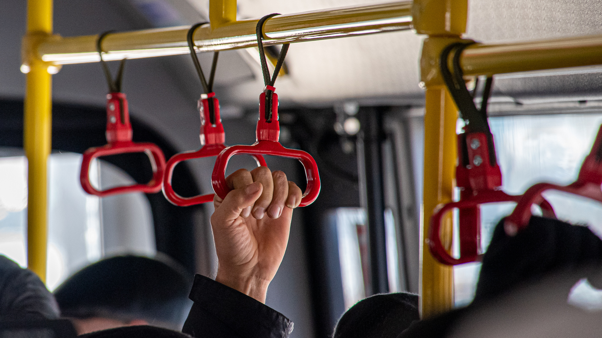 На 9 Мая изменят расписание общественного транспорта: как будут ходить автобусы и троллейбусы